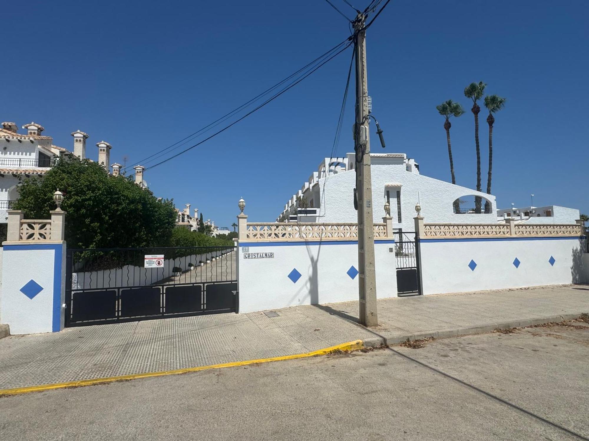 הוילה אוריהואלה Contemporary House In Cabo Roig מראה חיצוני תמונה